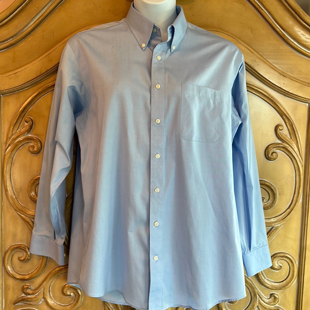 Kirkland blue snap/button down